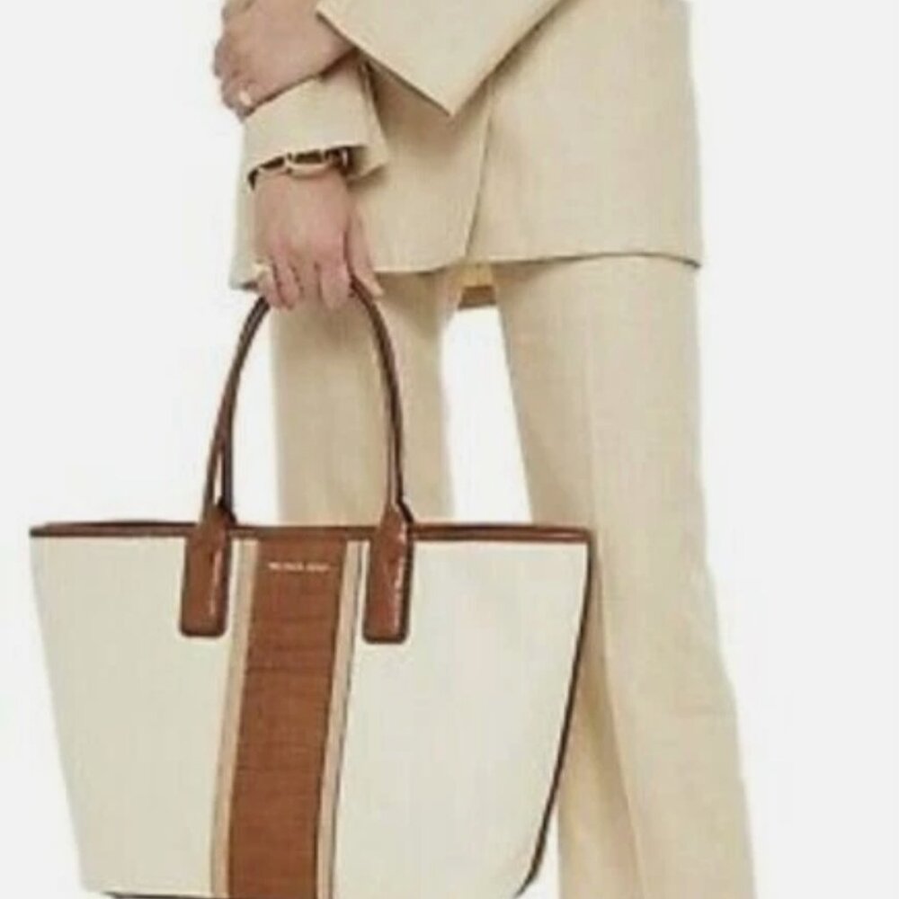 Michael Kors Greenwich Tote w/COA